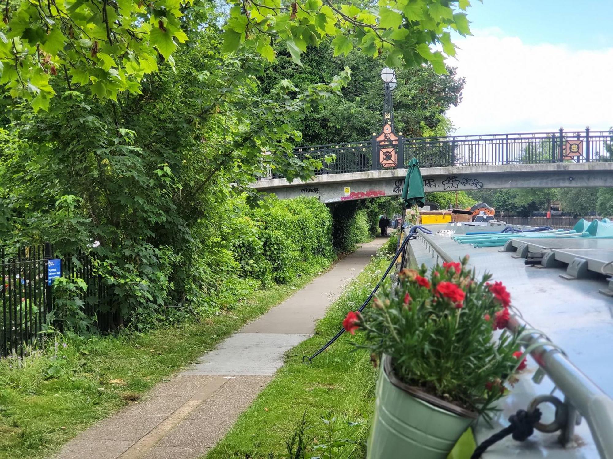 ホテル Comfy Canal Boat In Little Venice For Family & Friends ロンドン エクステリア 写真