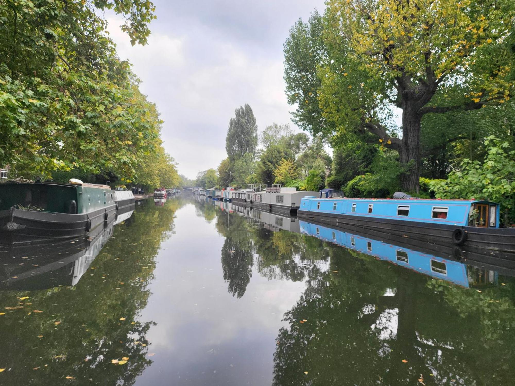 ホテル Comfy Canal Boat In Little Venice For Family & Friends ロンドン エクステリア 写真