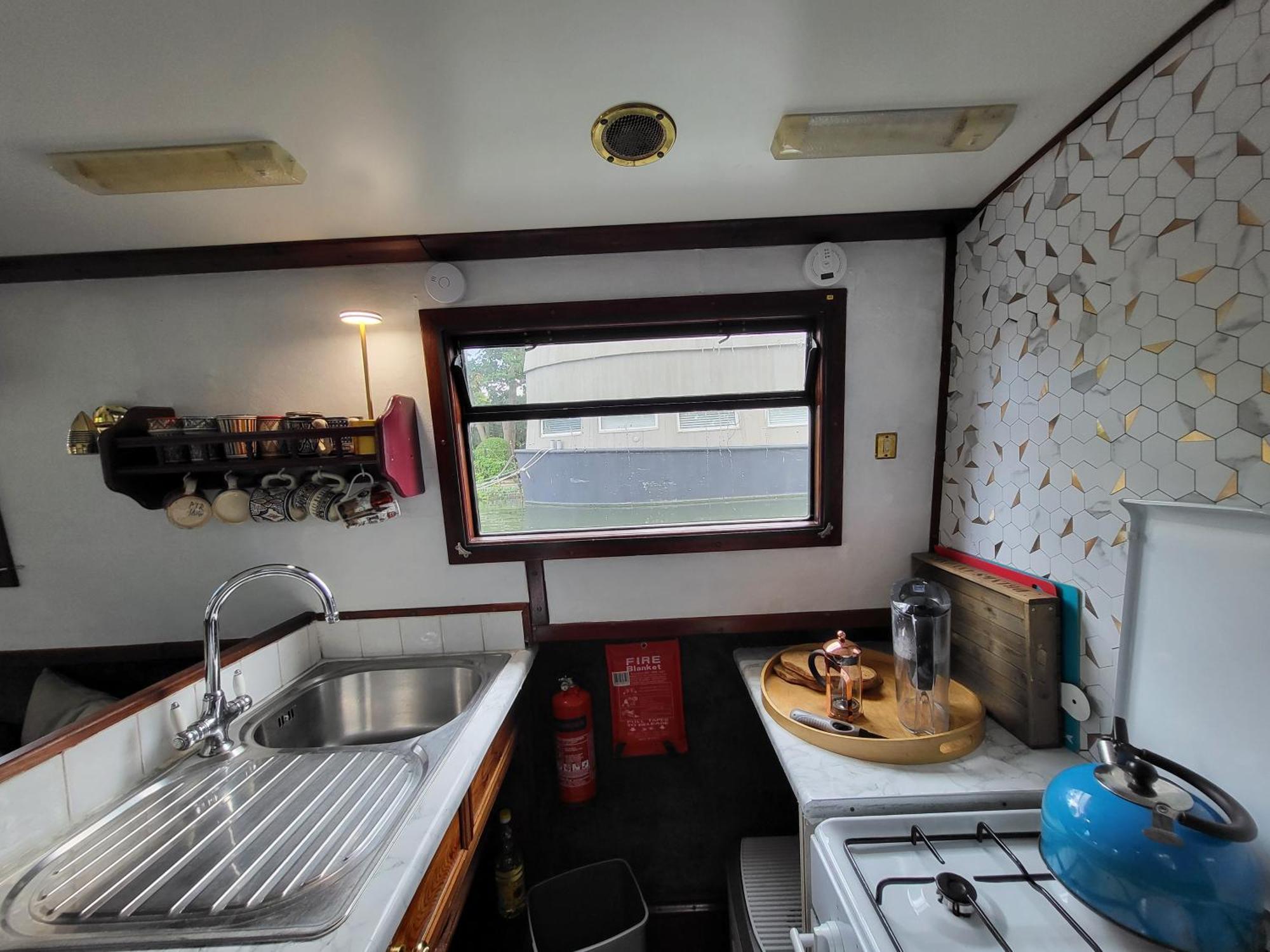 ホテル Comfy Canal Boat In Little Venice For Family & Friends ロンドン エクステリア 写真