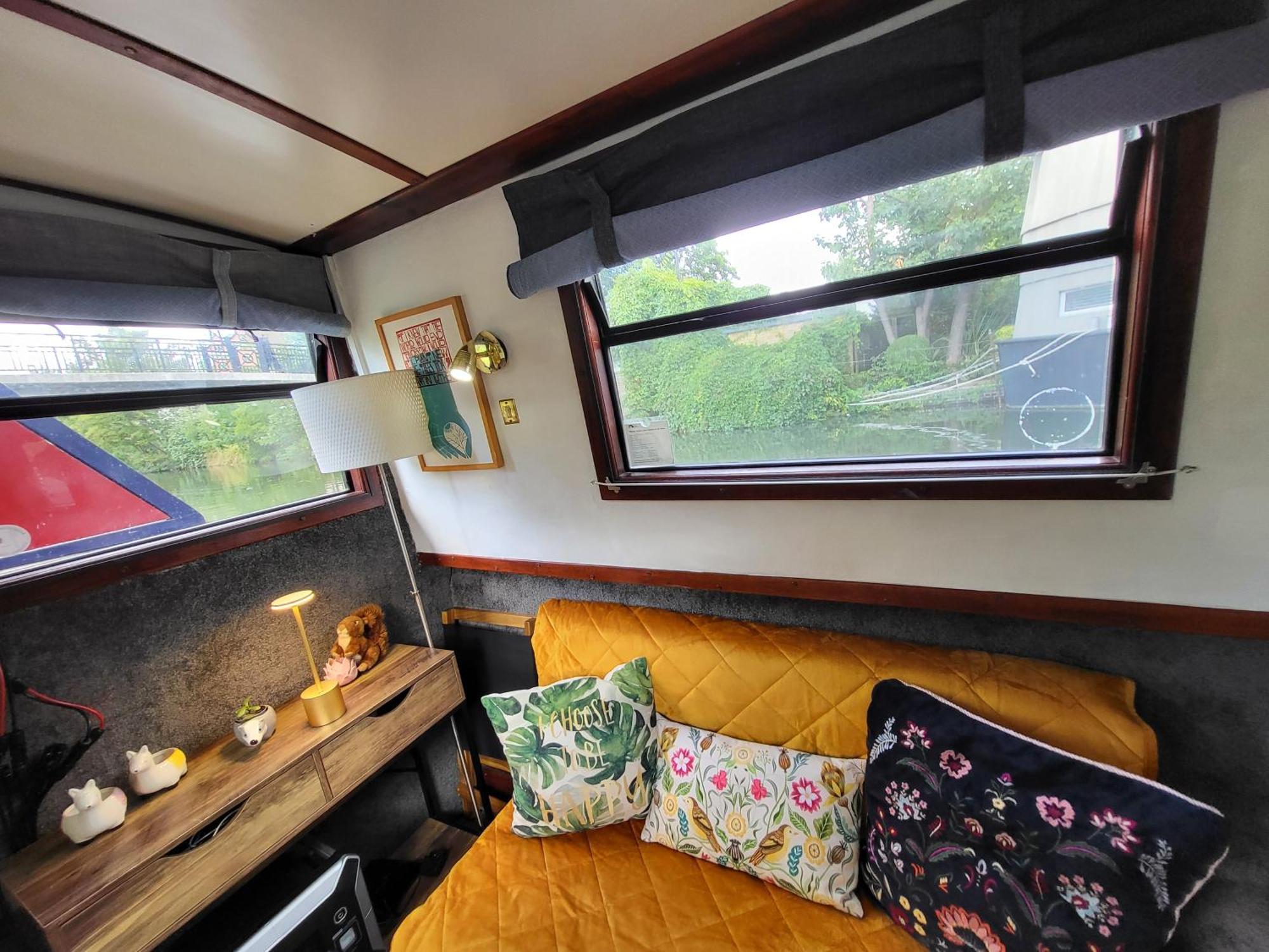 ホテル Comfy Canal Boat In Little Venice For Family & Friends ロンドン エクステリア 写真
