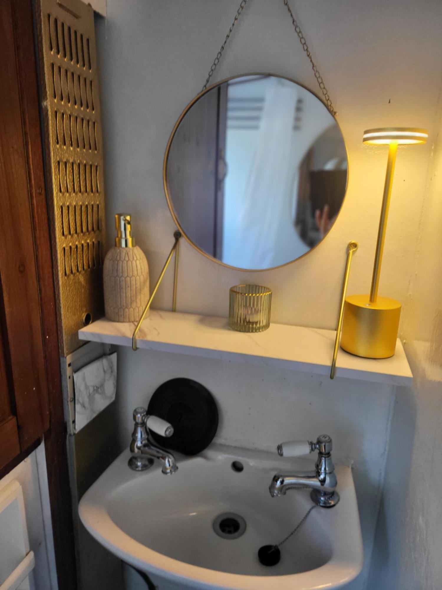 ホテル Comfy Canal Boat In Little Venice For Family & Friends ロンドン エクステリア 写真